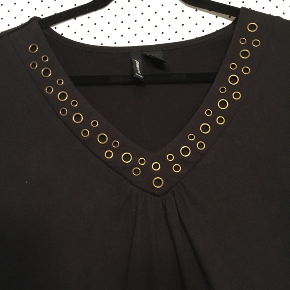 Embellished Short Sleeve V Neck Cotton Top - Picture 2 of 5